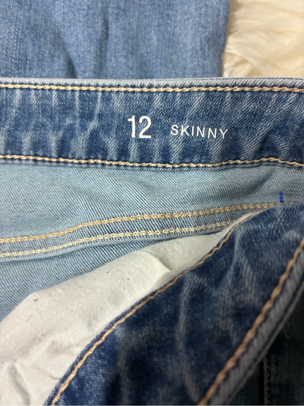 Light Wash Distressed Women's Jeans with Stud Detail - Picture 5 of 7